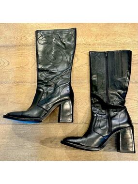 Frye Conrad boots size 9 fit like 8.5 cute booties